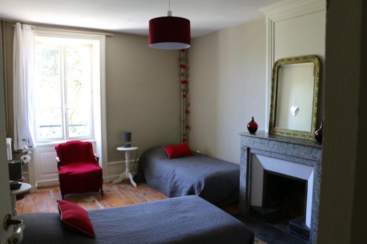 Chambres Et Table L' Echappee Bouvesse-Quirieu Bagian luar foto