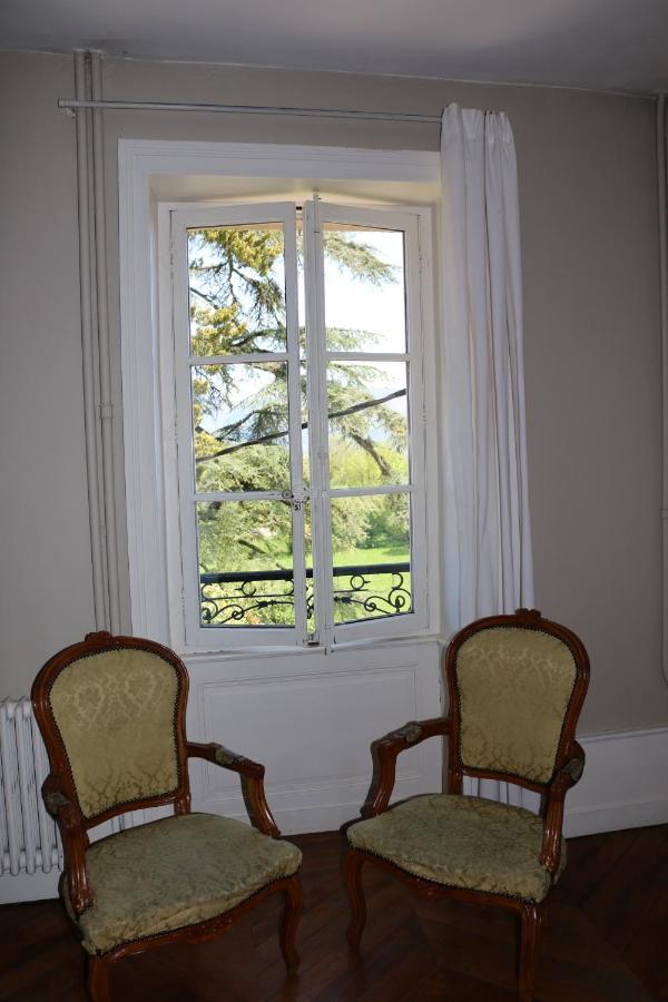Chambres Et Table L' Echappee Bouvesse-Quirieu Bagian luar foto